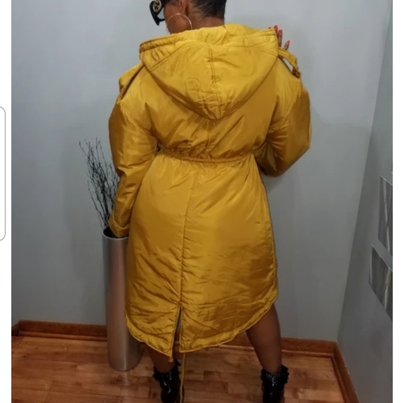 Wide sleeves coat Worn once  size large - Picture 3 of 4